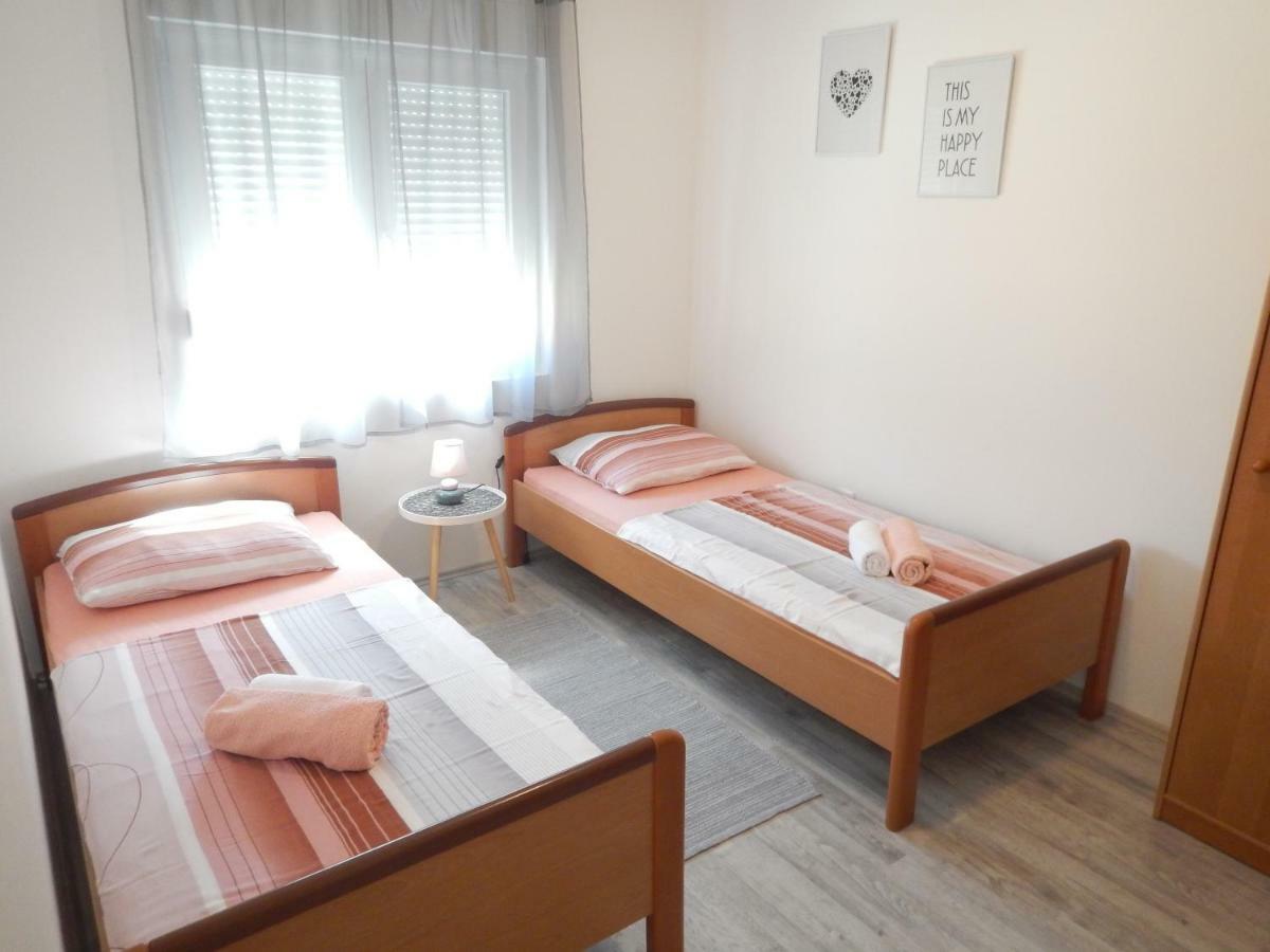 Apartman Ivankovic*** Pula Exterior foto